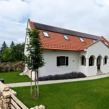 Viktoria Kohaz Apartment *