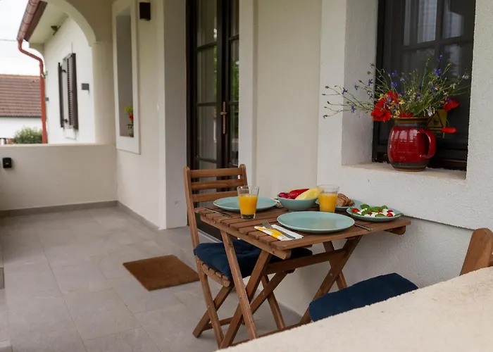 Apartament Viktoria Kohaz *